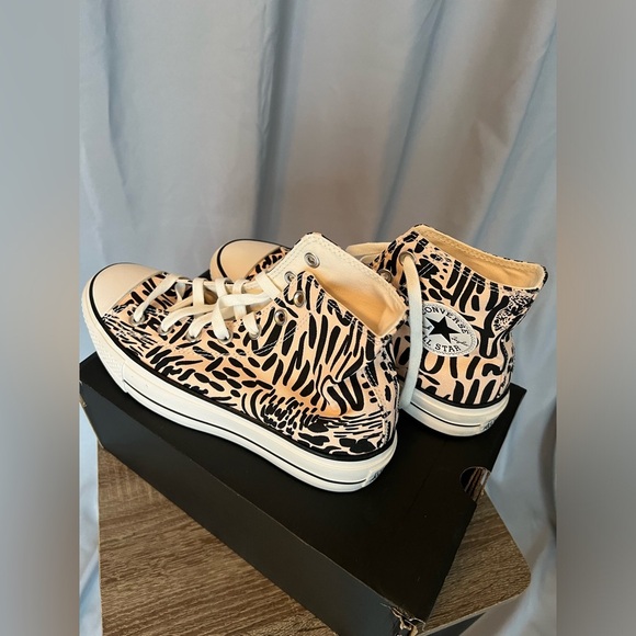 Converse Women's Animal Print High-Top Sneakers - Picture 4 of 8